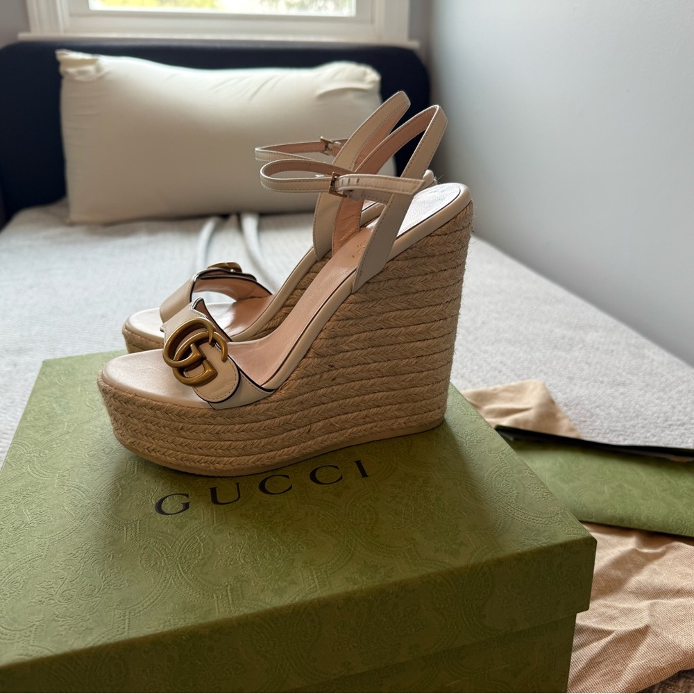 Gucci Women's Leather Espadrilles Sandals - Picture 4 of 10